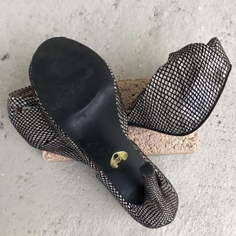 Betsy Johnson Belee platform